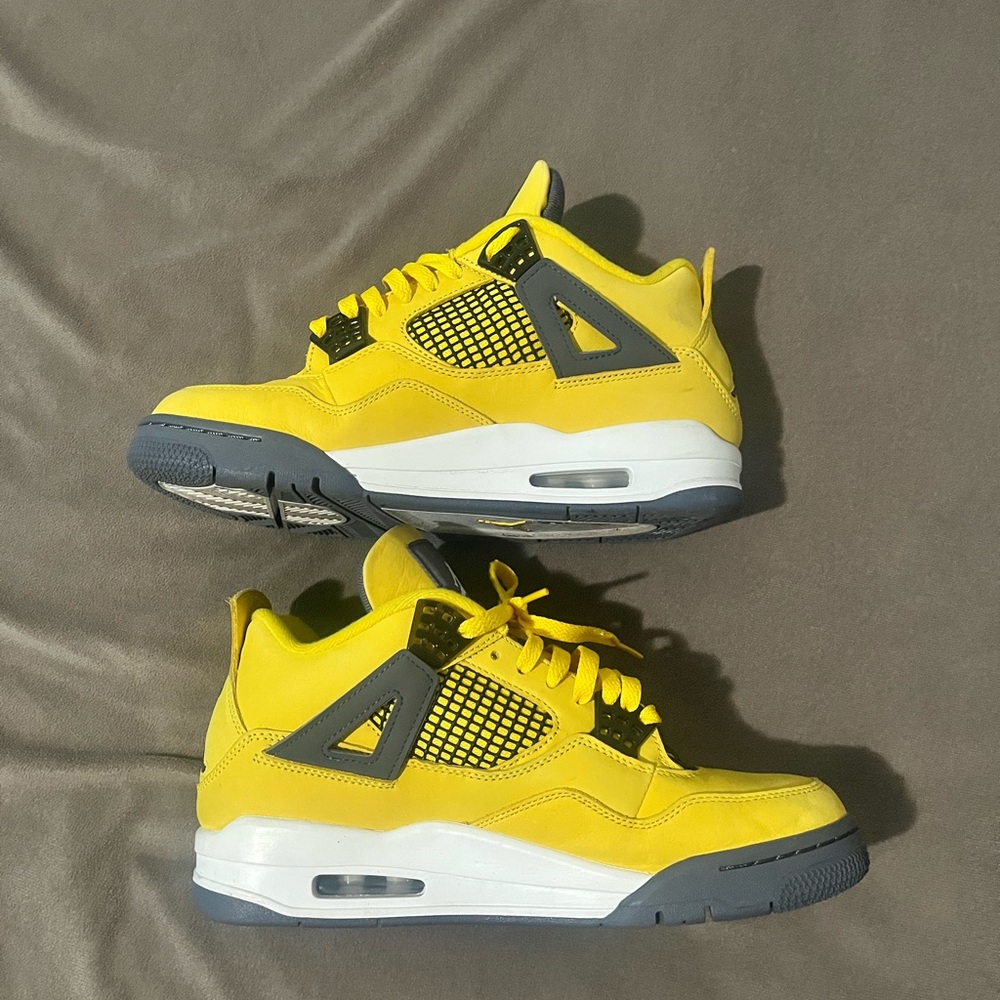 Air Jordan 4